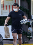 二十四孝好老公！奥兰多健身有成效 为水果姐跑腿