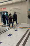 李希侃医院看病被偶遇 戴口罩躺病床上画面曝光