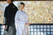 板野友美分享与丈夫结婚照 穿传统婚服笑容幸福