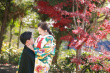 板野友美分享与丈夫结婚照 穿传统婚服笑容幸福