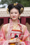 《司藤》引熱議！十年前景甜甜美造型獨家曝光