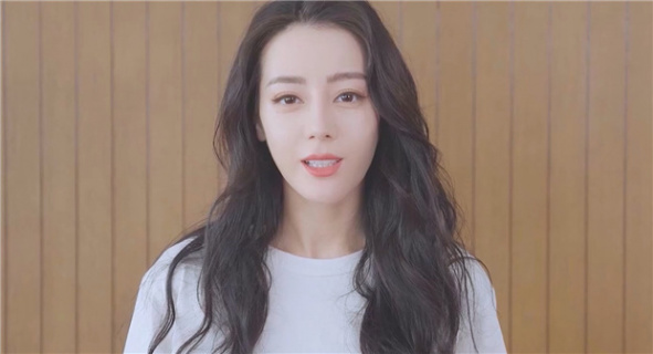 迪丽热巴推介电影《平原游击队》：时势造英雄！