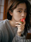 欧阳娜娜曝少女感故事大片 蓝色丝袜造型优雅知性