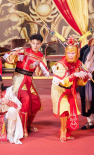 黄子韬《萌探探探案》秀霸气侧空翻 弘扬中华武术
