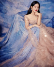 趙麗穎油畫風(fēng)寫真端莊優(yōu)雅 裸粉色長裙仙氣十足