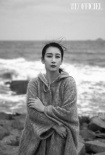秦海璐中國(guó)風(fēng)意境大片曝光 置身滄海礁石自在悠遠(yuǎn)