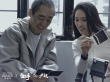 《狙击手》曝导演氛围感大片 张艺谋父女温馨同框