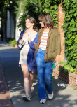 生化女、黑寡婦同框！米拉·喬沃維奇母女外出購物