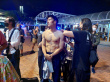 谢霆锋《海关战线》路透 赤裸上身拍摄好身材尽显