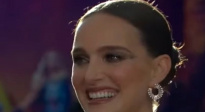 《雷神4》全球首映礼 娜塔莉·波特曼：变身女雷神太爽了！