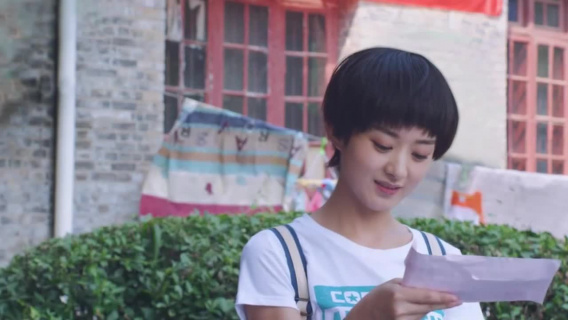 赵丽颖替闺蜜收情书，自己也收到一封