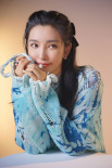 李冰冰穿藍(lán)色毛衣溫柔優(yōu)雅 膚白貌美滿滿少女感！