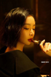 《狂飆》“大嫂”高葉曝寫真 點(diǎn)絳唇明媚無盡黑夜