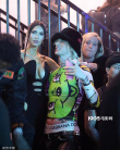 梅根·?？怂拱抵笜尃敵鲕?刪未婚夫照片疑似分手