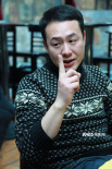 张颂文新片《不止不休》上映 重温12年前珍贵旧照