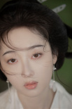 蒋梦婕白衣古风写真曝光 清冷易碎感觉触动心弦