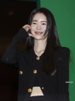 红气养人！林智妍出席活动 黑色小香风造型超美