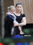 艾梅柏·希爾德移居西班牙！2歲愛女正面照首曝光