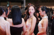宋康昊新片《蜘蛛網(wǎng)》戛納首映 鄭秀晶化身明艷復(fù)古美人