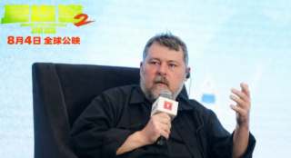 《巨齒鯊2》導演稱讚吳京：他讓中文台詞更生動