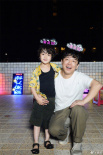 破6億！黃渤曬《學爸》幕后照 與“兒子”互動溫馨有愛