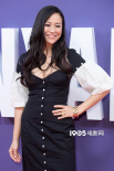 《奈德》首映 奥斯卡获得者伊丽莎白·瓦沙瑞莉迷人