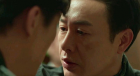 《堅如磐石》，用張藝謀的方式打開港片