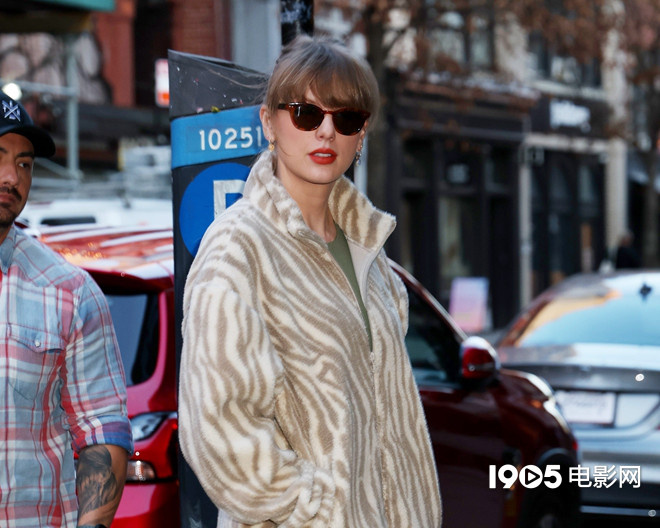 霉霉家中又进人?跟踪狂埋伏1个月 目击者报警