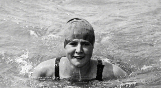 《少女与海》定档5.31 聚焦首渡英吉利海峡女性