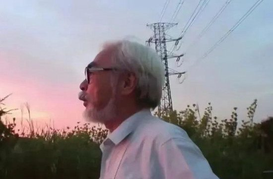 在最后,宫崎骏还是拥抱了这个不完美的世界!