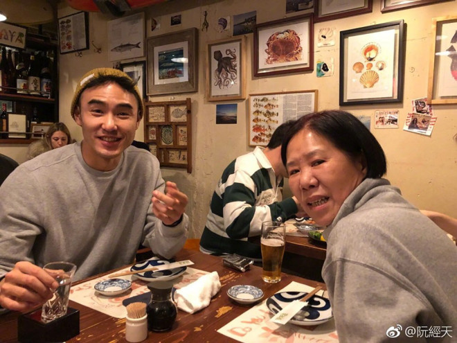 阮经天得奖当天痛失慈母 目前已暂停所有活动！