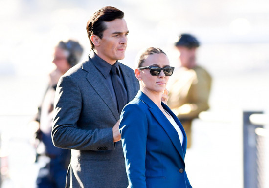 《侏罗纪世界4》曝路透！寡姐和鲁伯特谈笑风生