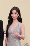 李庚希亮相金雞紅毯 成首位“00后”金雞獎最佳女主角