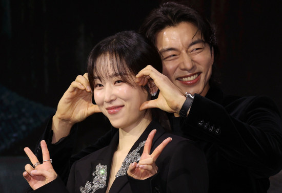 《一箱情缘》发表会孔刘大比心 难掩对徐玄振喜爱