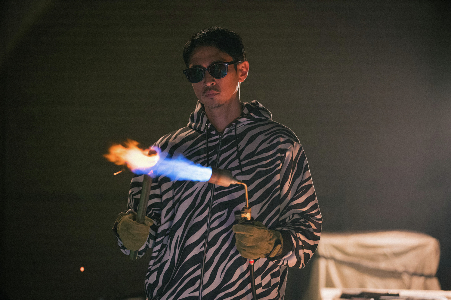 长发龟梨和也×胡茬洼冢洋介！《外道之歌》曝预告