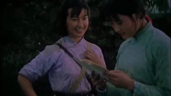 小花：听闻自己的身世流泪