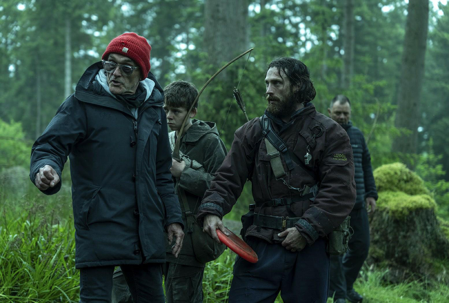 《惊变28年》曝预告 血红骷髅头聚成生物危险标志