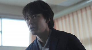 《捏造》发布主题曲预告 绫野刚饰“杀人教师”！