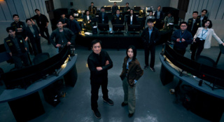 成龙、张子枫《捕风追影》率神秘跟踪队开启追踪