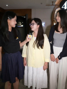 观众：看完电影感觉贾冰老师是真的很热爱自己的喜剧事业