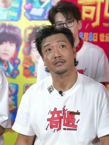 贾冰分享拍摄幕后：和王皓拍相遇戏份时很想哭，但导演不让