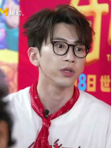 费启鸣说片中自己所饰演的“任日天”是一个很矛盾的人