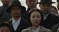 電影里悲慘世界 電影外幸福生活 催淚反差感是他們用鮮血換來(lái)的