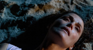 获第75届银熊奖!《如果有腿，我会踢你》预告曝光