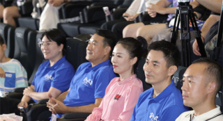 《窗外是蓝星》首映 跟着神舟十三号航天员一起飞