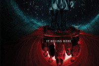 《小丑回魂》前传《欢迎来到德里镇》曝最终预告