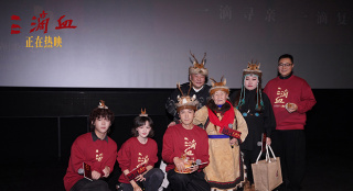 《三滴血》首映礼泪目全场 胡歌、文淇绝境救子