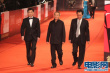 朱延平与侯孝贤黑衣亮相红地毯 英姿飒爽气场足
