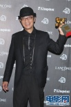 吴朋奉凭借《父后七日》获得最佳男配角奖