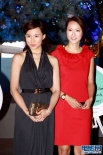 杨采妮白色礼服亮相秀香肩 坦言期待做妈妈
